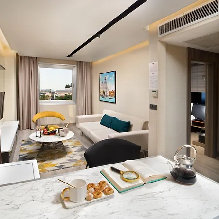 Nish Palace Exlusive 호텔 4*