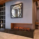 فندق نيش بالاس إكسيكلوزيف سويتس 4*