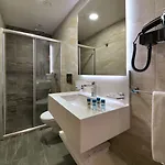 نيش بالاس إكسيكلوزيف سويتس 4*