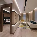 نيش بالاس إكسيكلوزيف سويتس