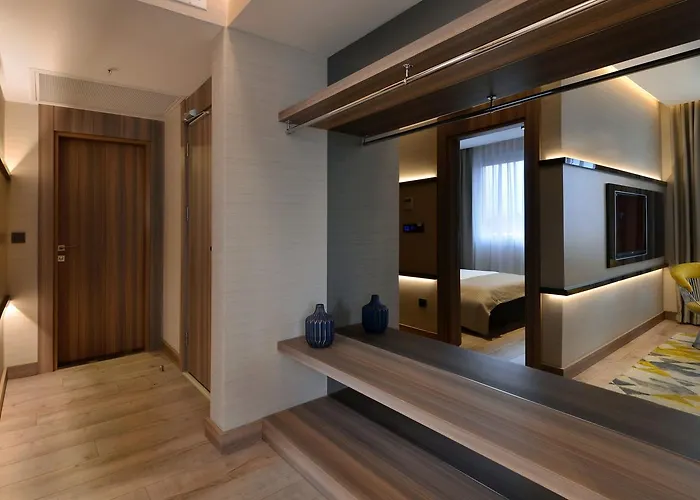 نيش بالاس إكسيكلوزيف سويتس فندق