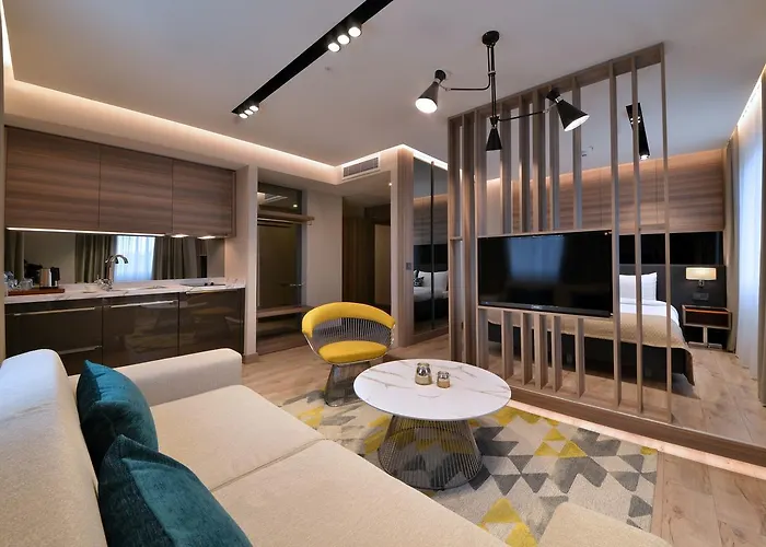 فندق نيش بالاس إكسيكلوزيف سويتس 4*