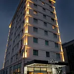 尼什普雷斯独特套房酒店 酒店